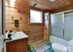 Private Bathroom with Shower/Tub